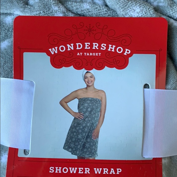 NWT Snowflake Print Shower Wrap - Picture 2 of 6